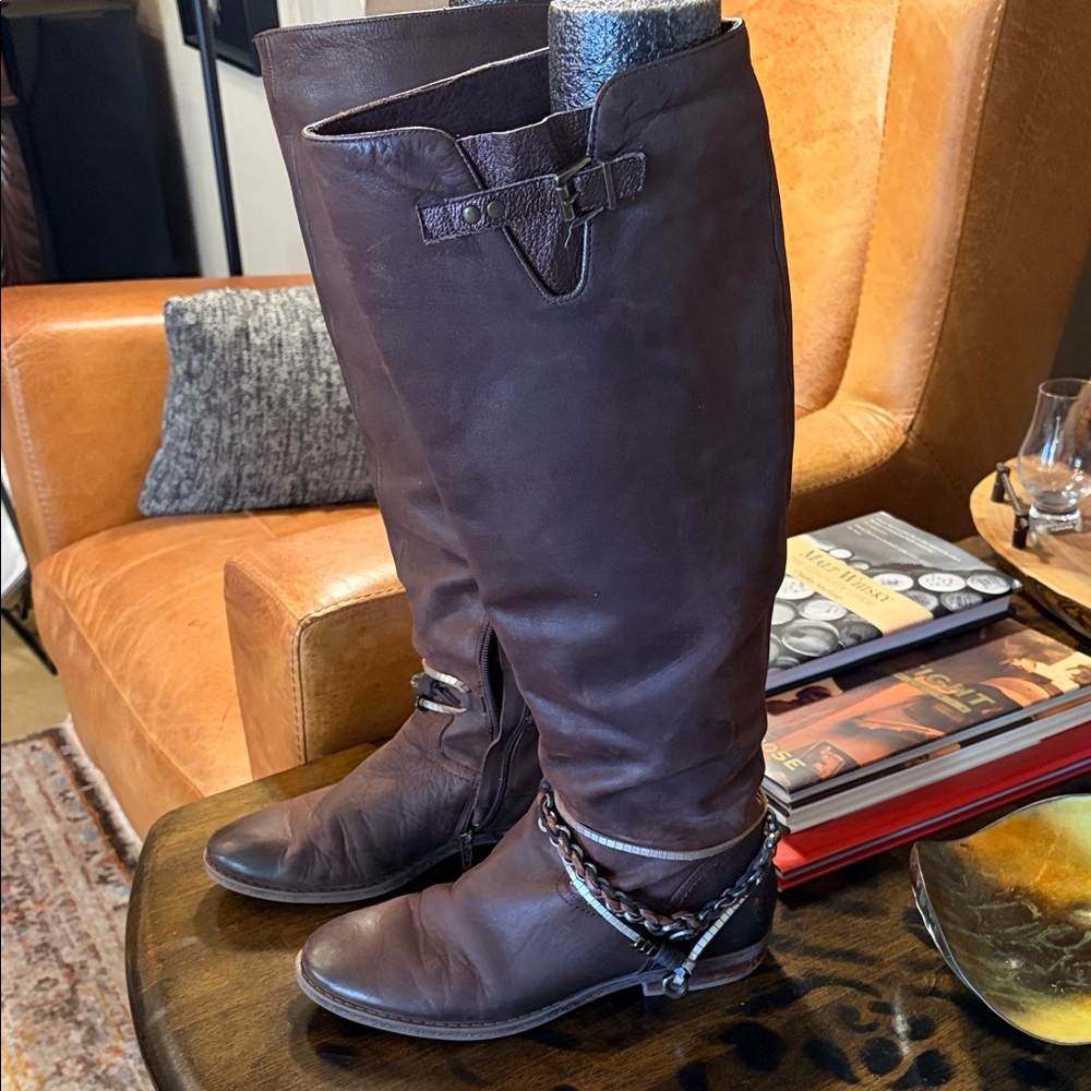 Boutique Dark Brown Leather Heeled Boots